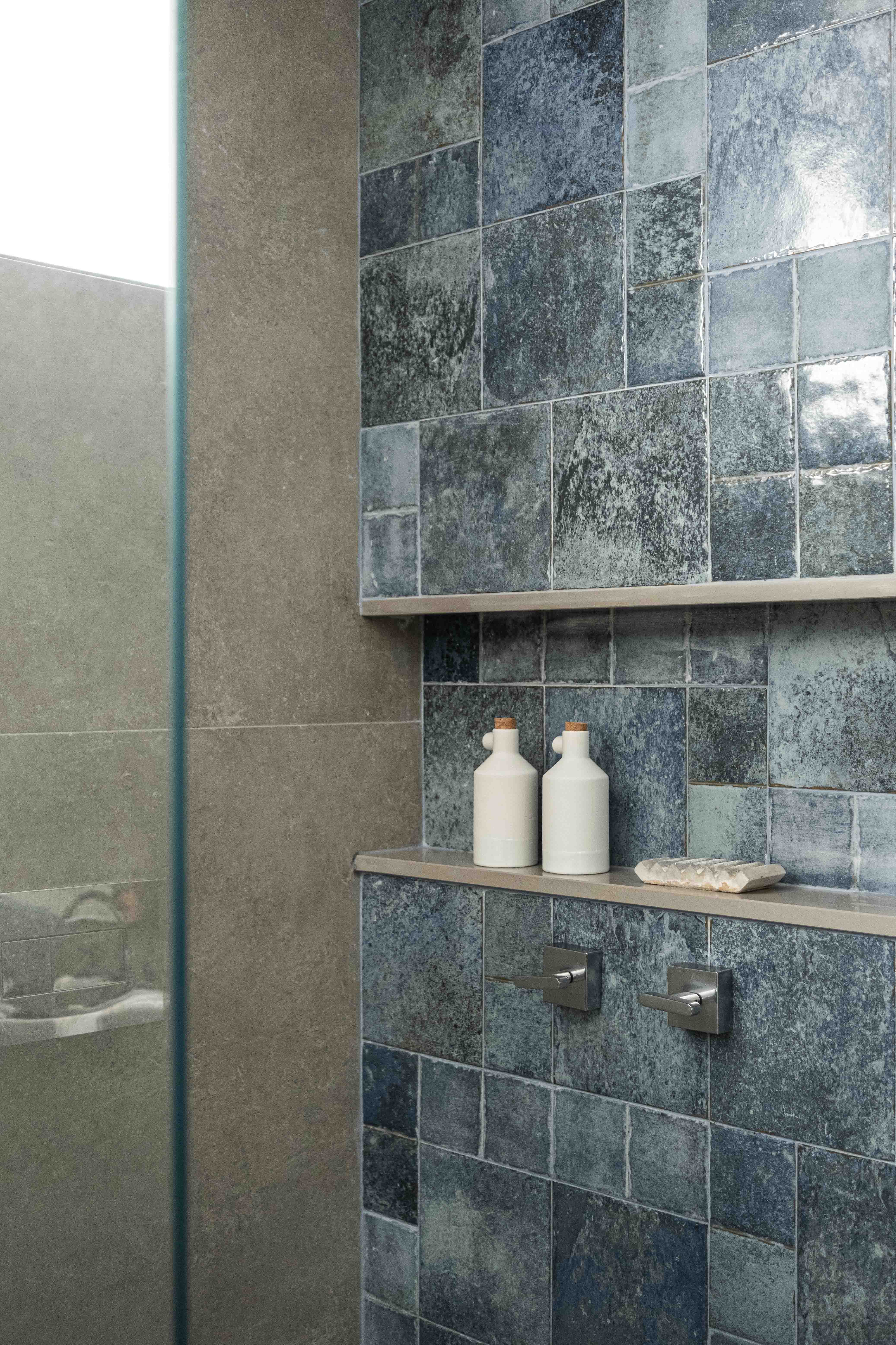 Visão frontal do escritório para a sala de reunião