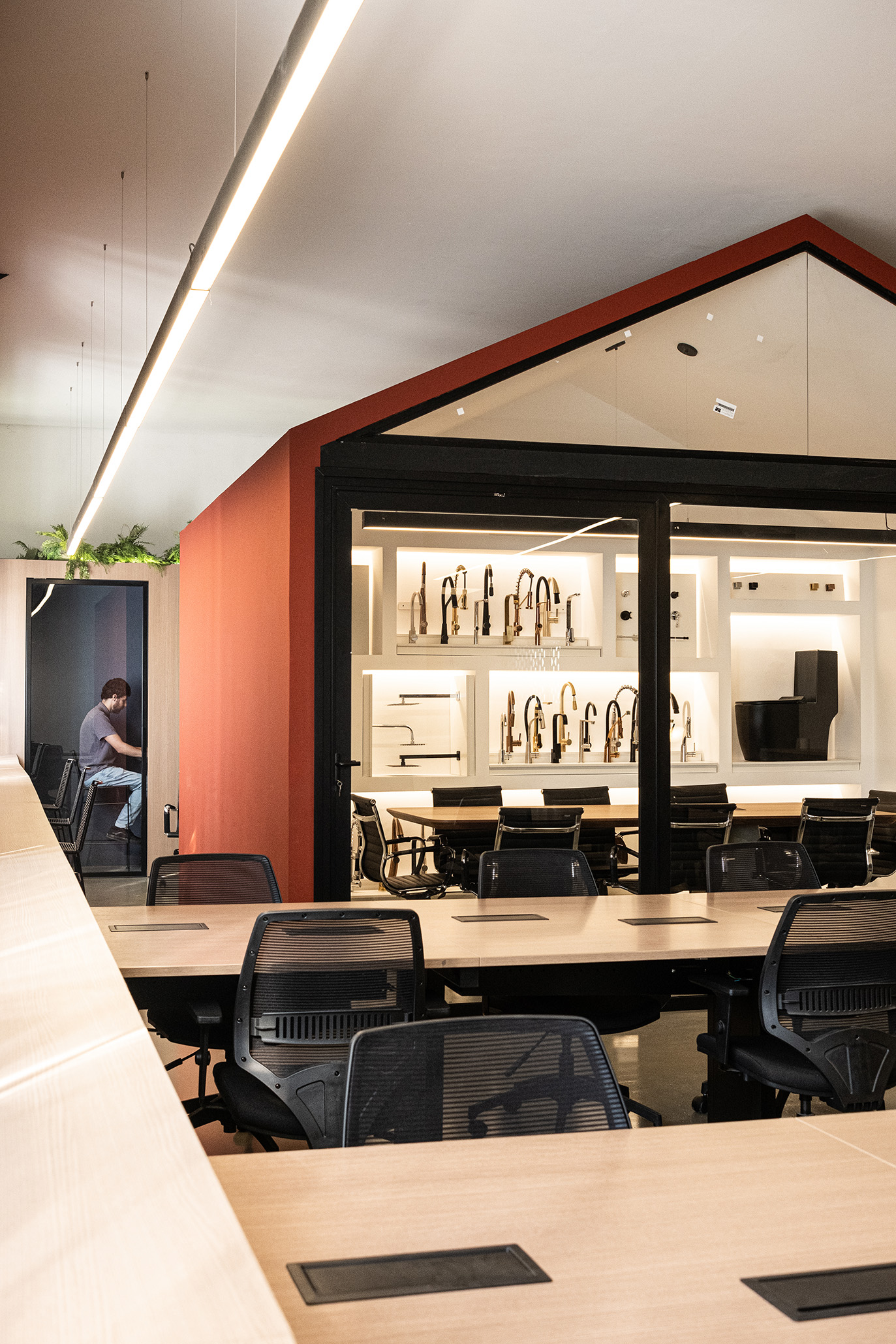 Visão do corredor ao lado da sala de reunião