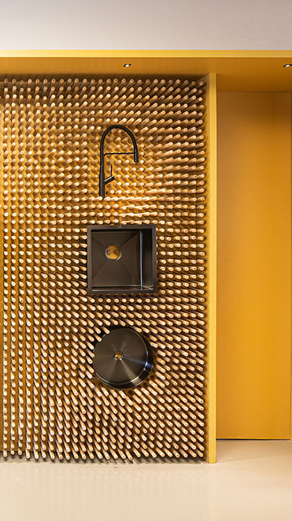 Mural exibindo os produtos da Pingoo