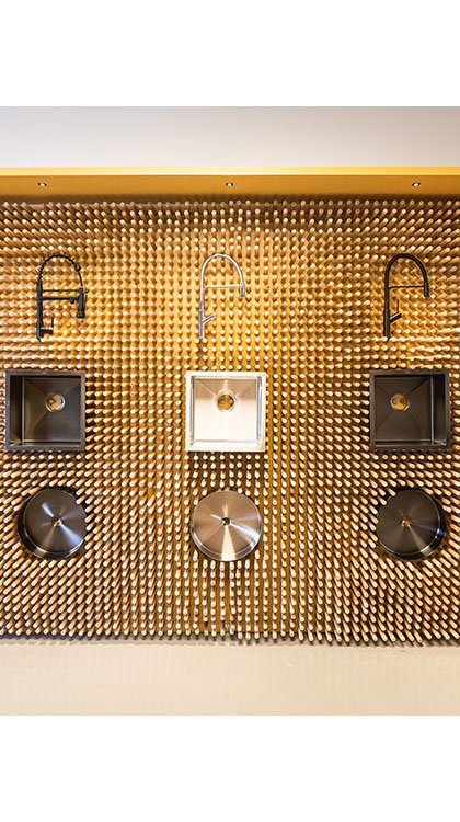 Mural exibindo os produtos da Pingoo