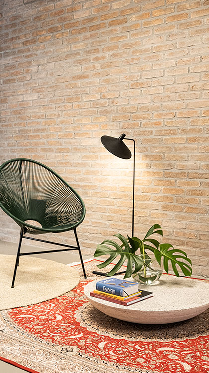 Detalhe de outra cadeira na recepção